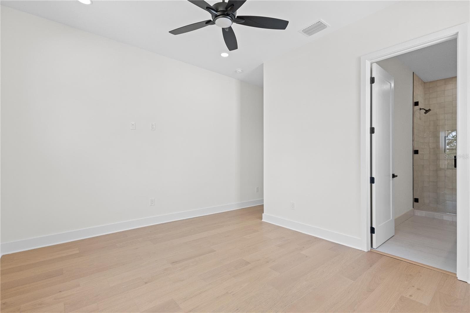 3202 LA SALLE STREET — photo 10 of 19