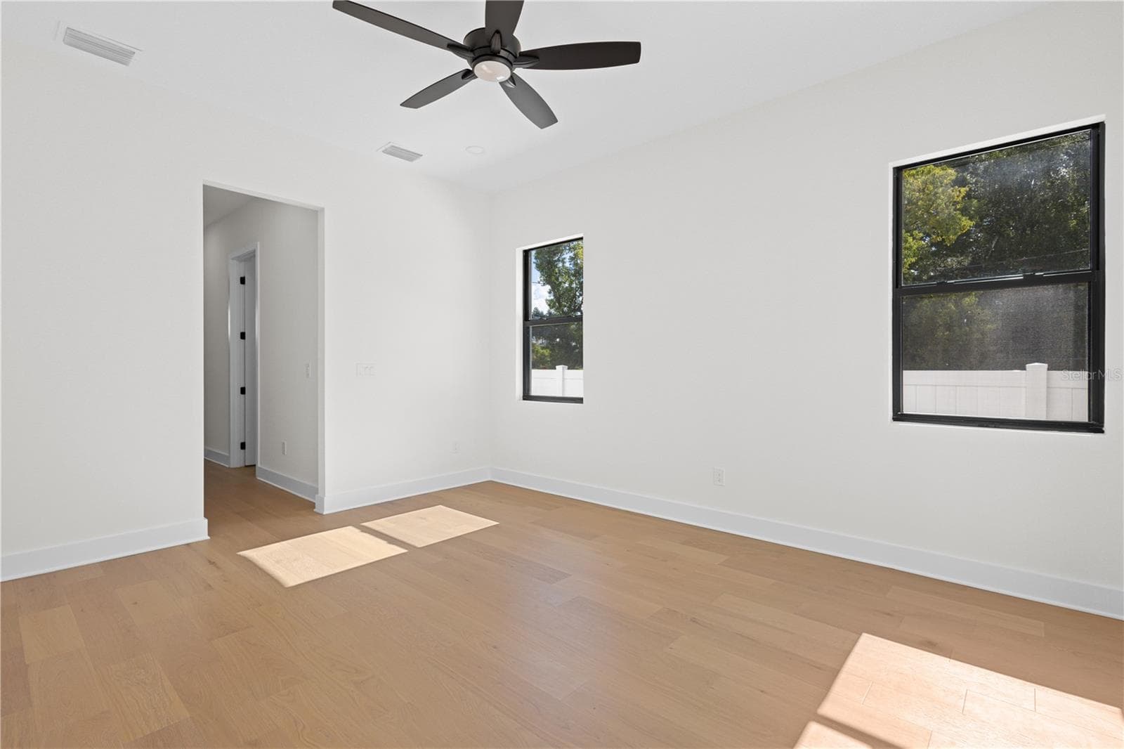 3202 LA SALLE STREET — photo 17 of 19