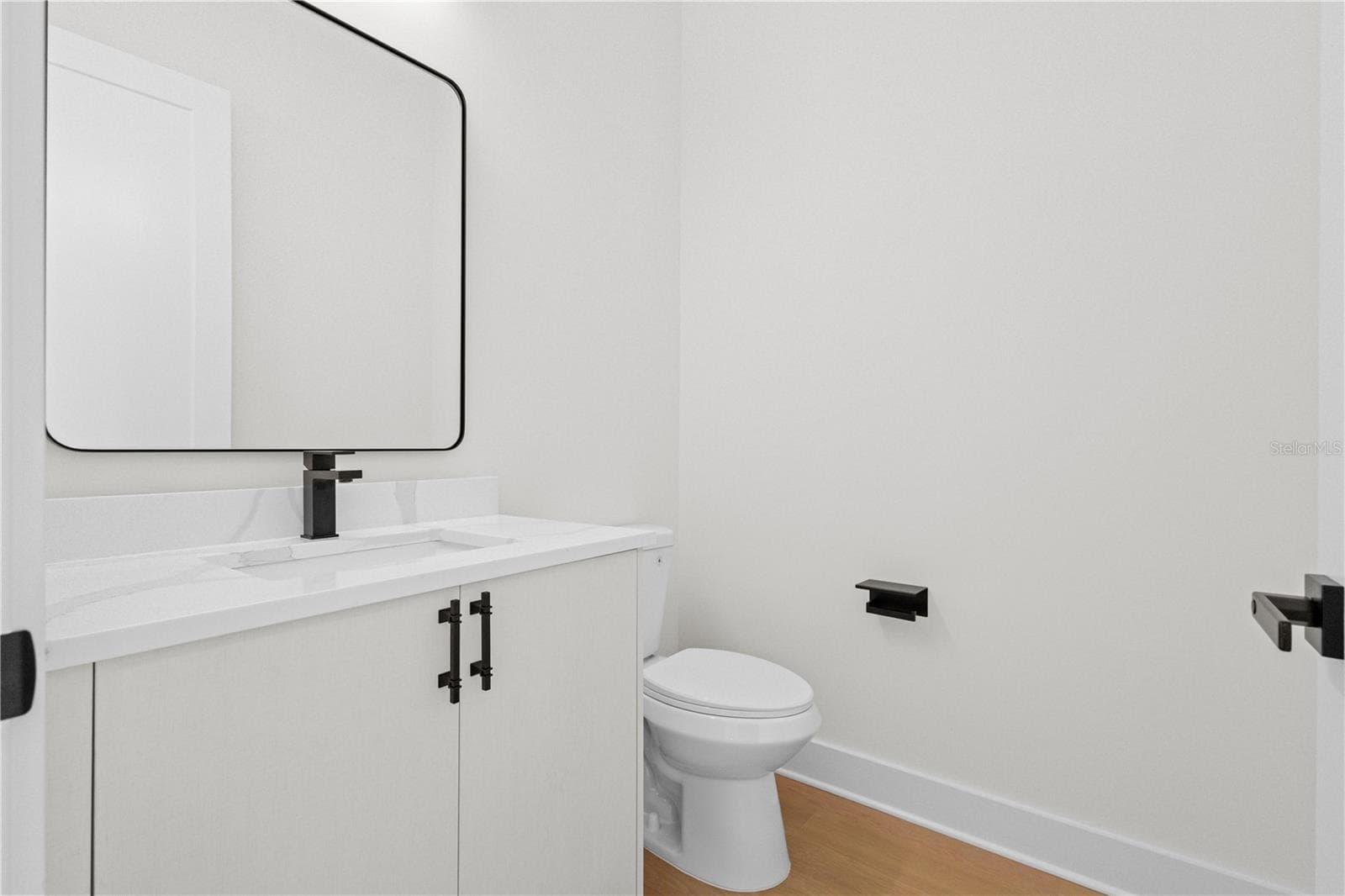 3202 LA SALLE STREET — photo 12 of 19