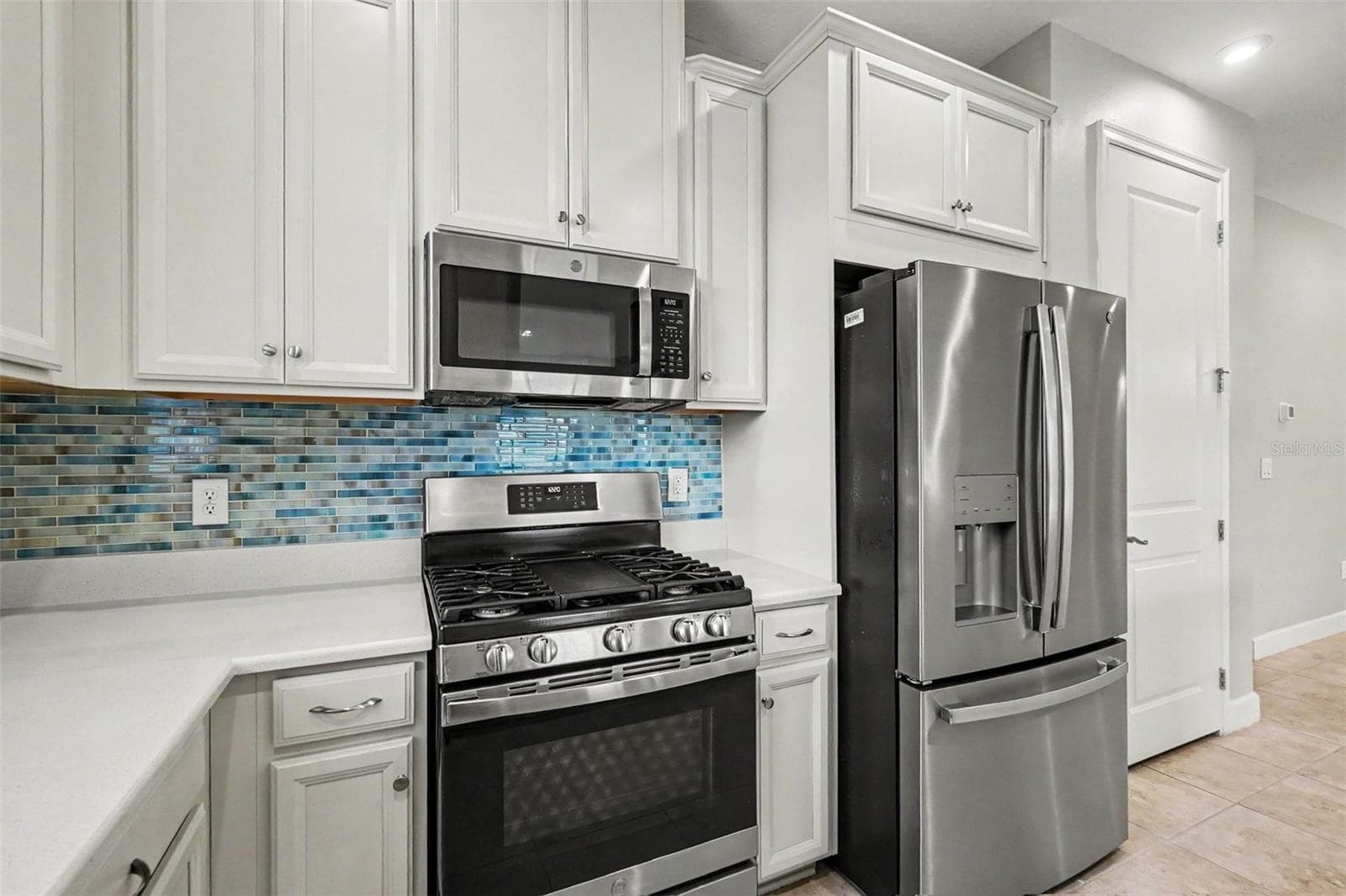 10930 WENDOVER DRIVE — photo 6 of 25