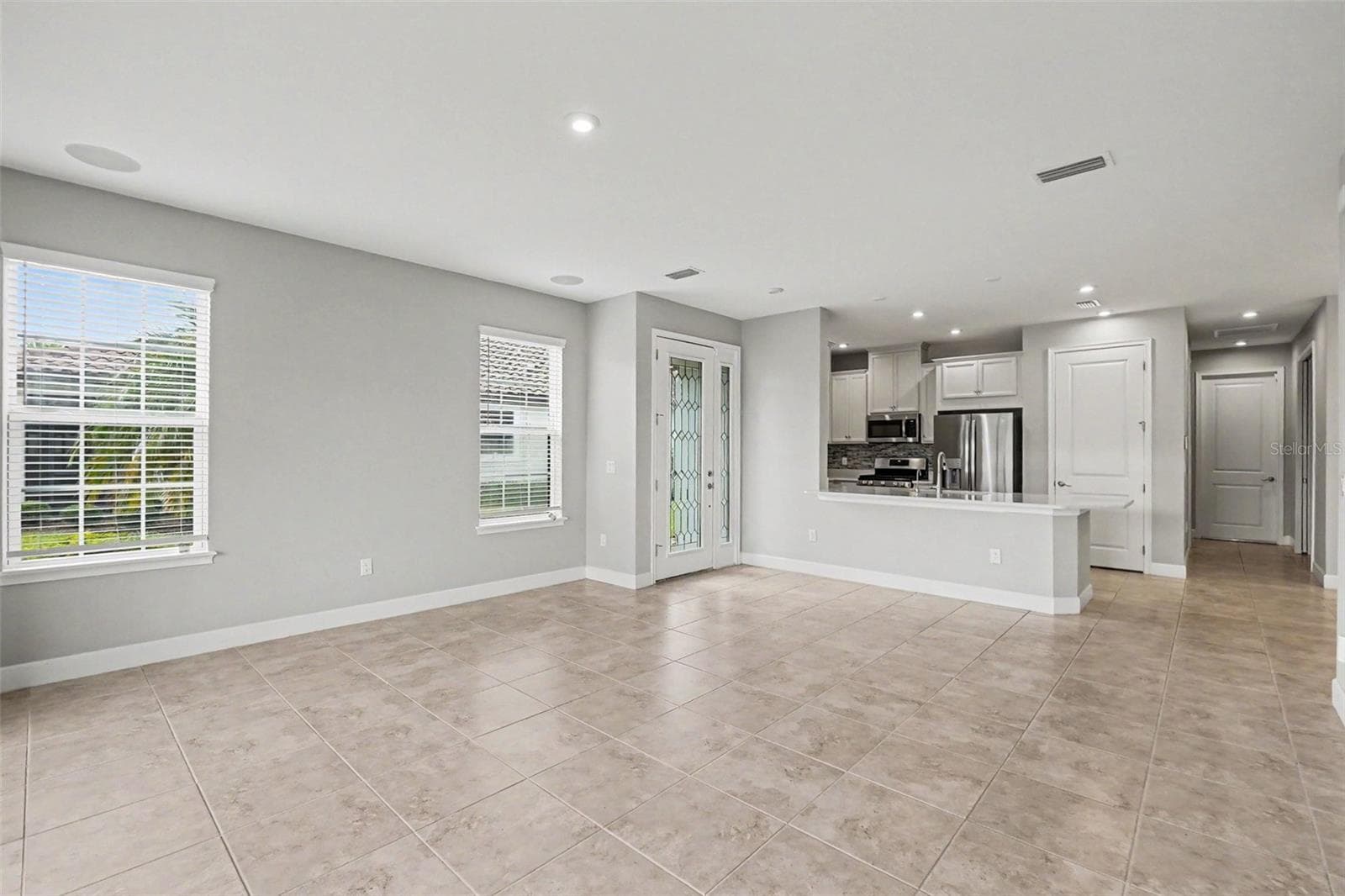 10930 WENDOVER DRIVE — photo 4 of 25