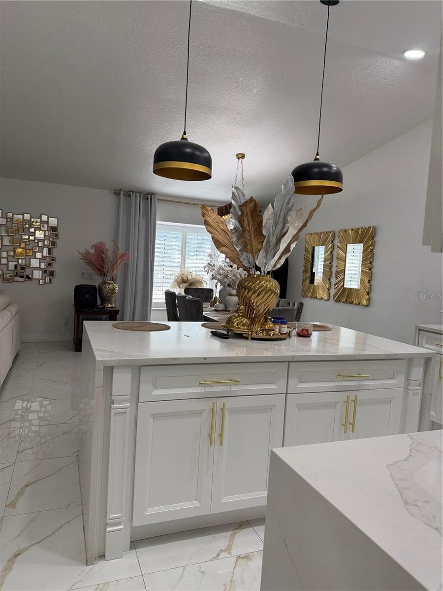 1241 ANGELINE AVENUE — photo 7 of 12