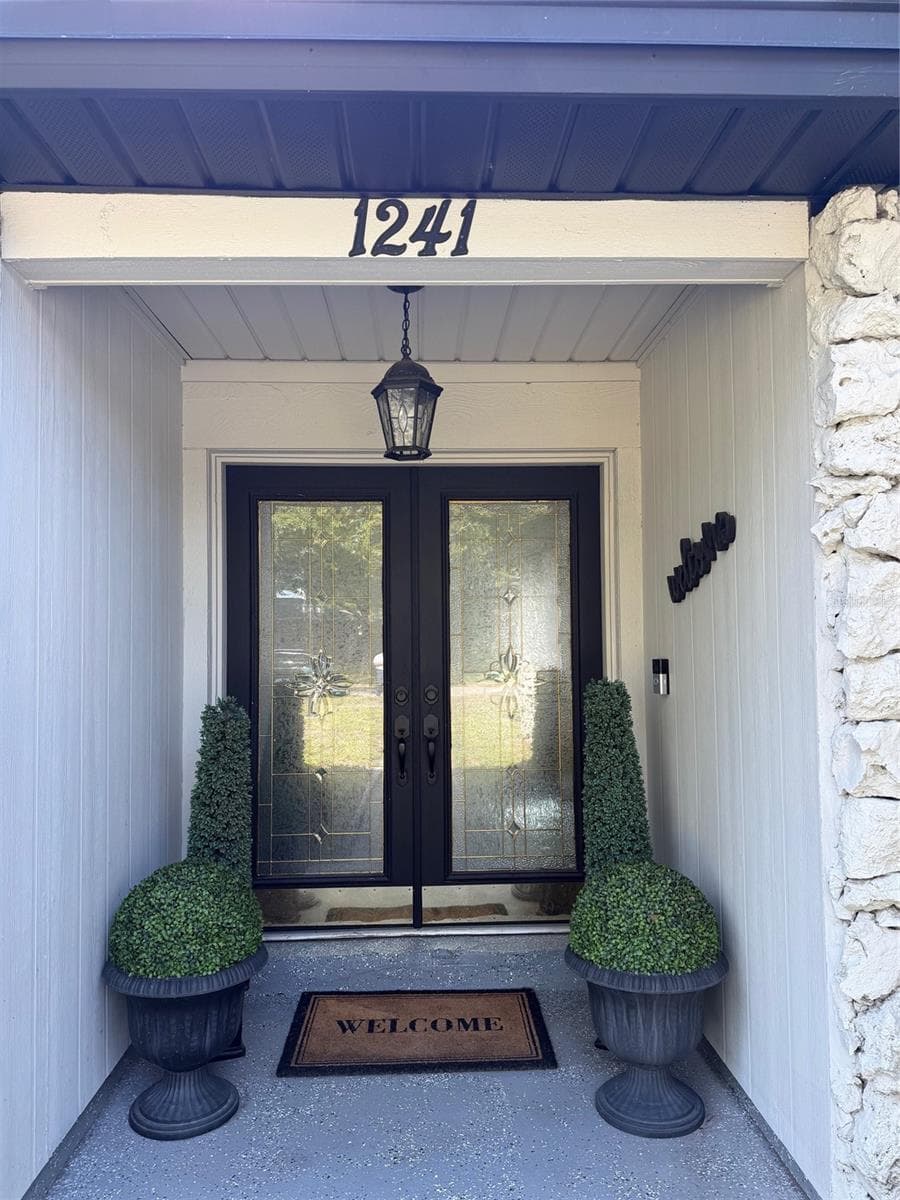1241 ANGELINE AVENUE — photo 2 of 12