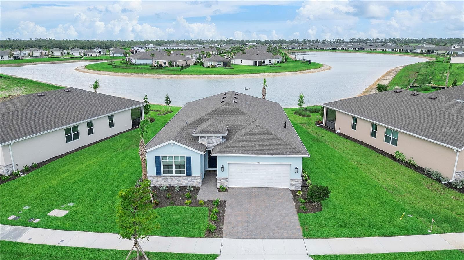 17911 SHADE TREE LOOP