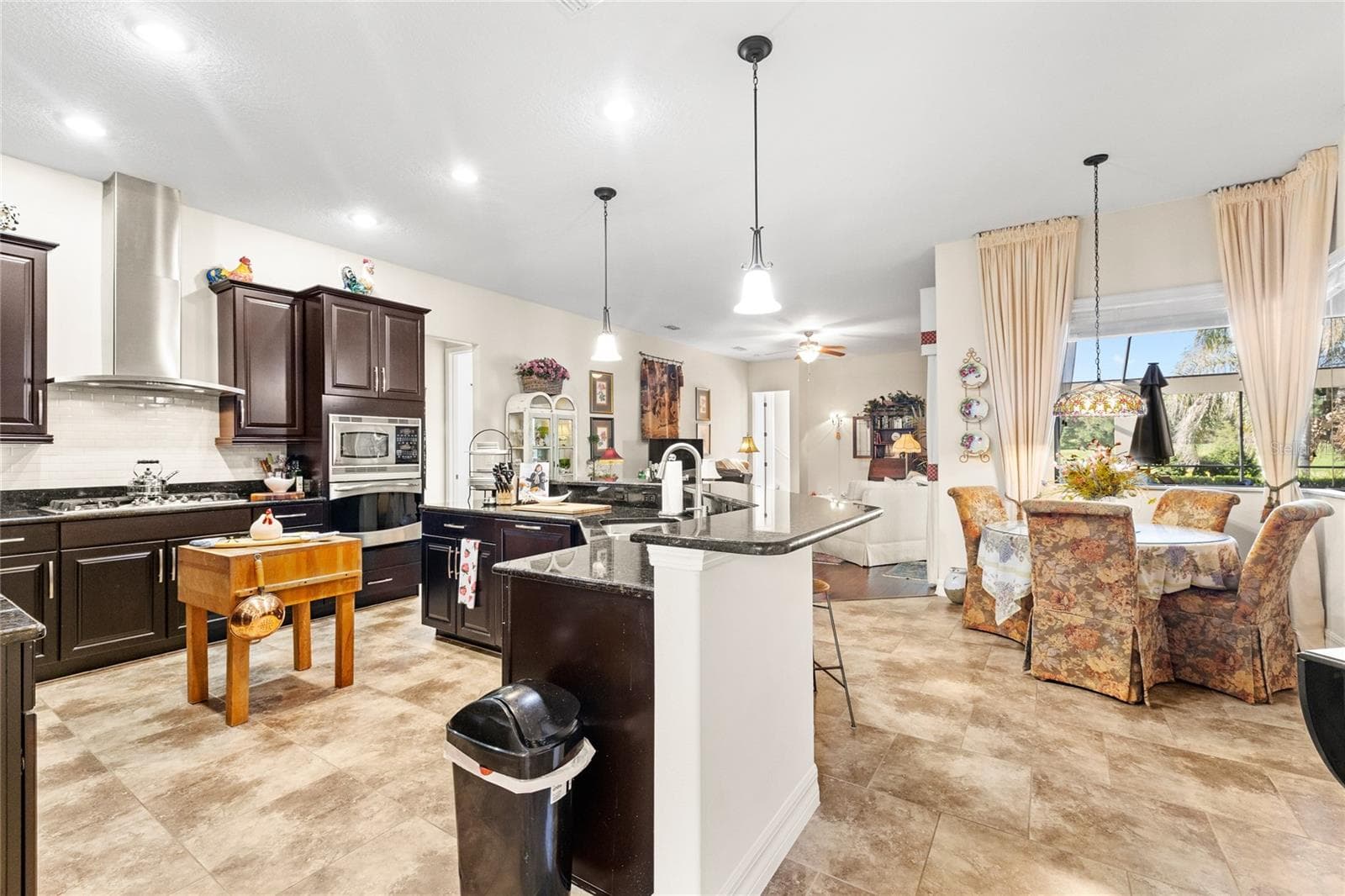 25447 HIGH HAMPTON CIRCLE — photo 8 of 71