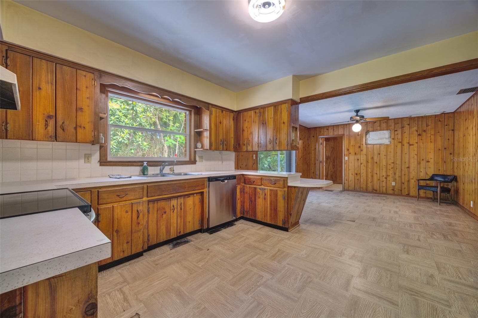 1790 CLARA AVE — photo 10 of 38