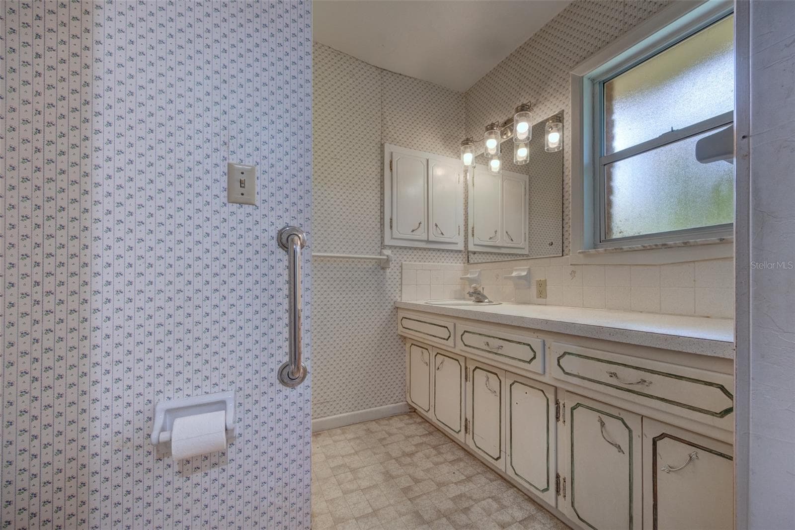 1790 CLARA AVE — photo 21 of 38