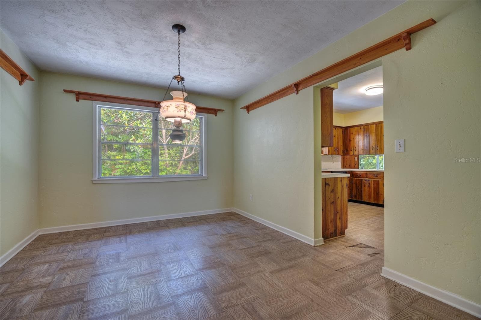 1790 CLARA AVE — photo 11 of 38