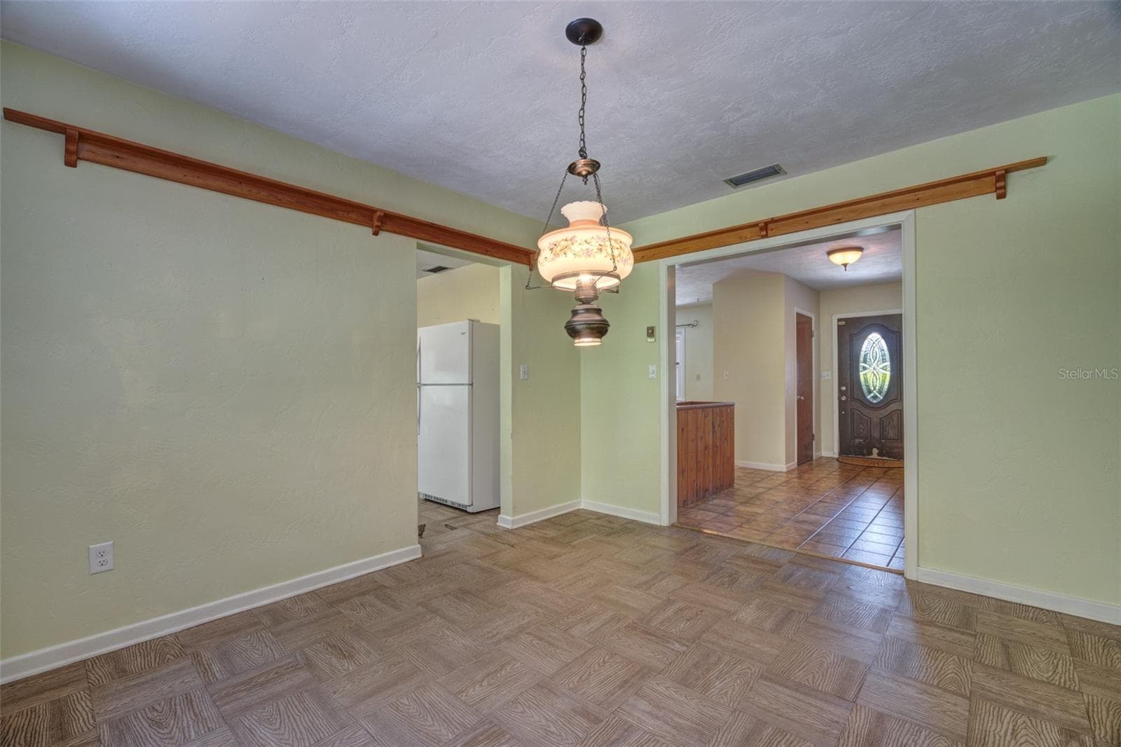 1790 CLARA AVE — photo 12 of 38