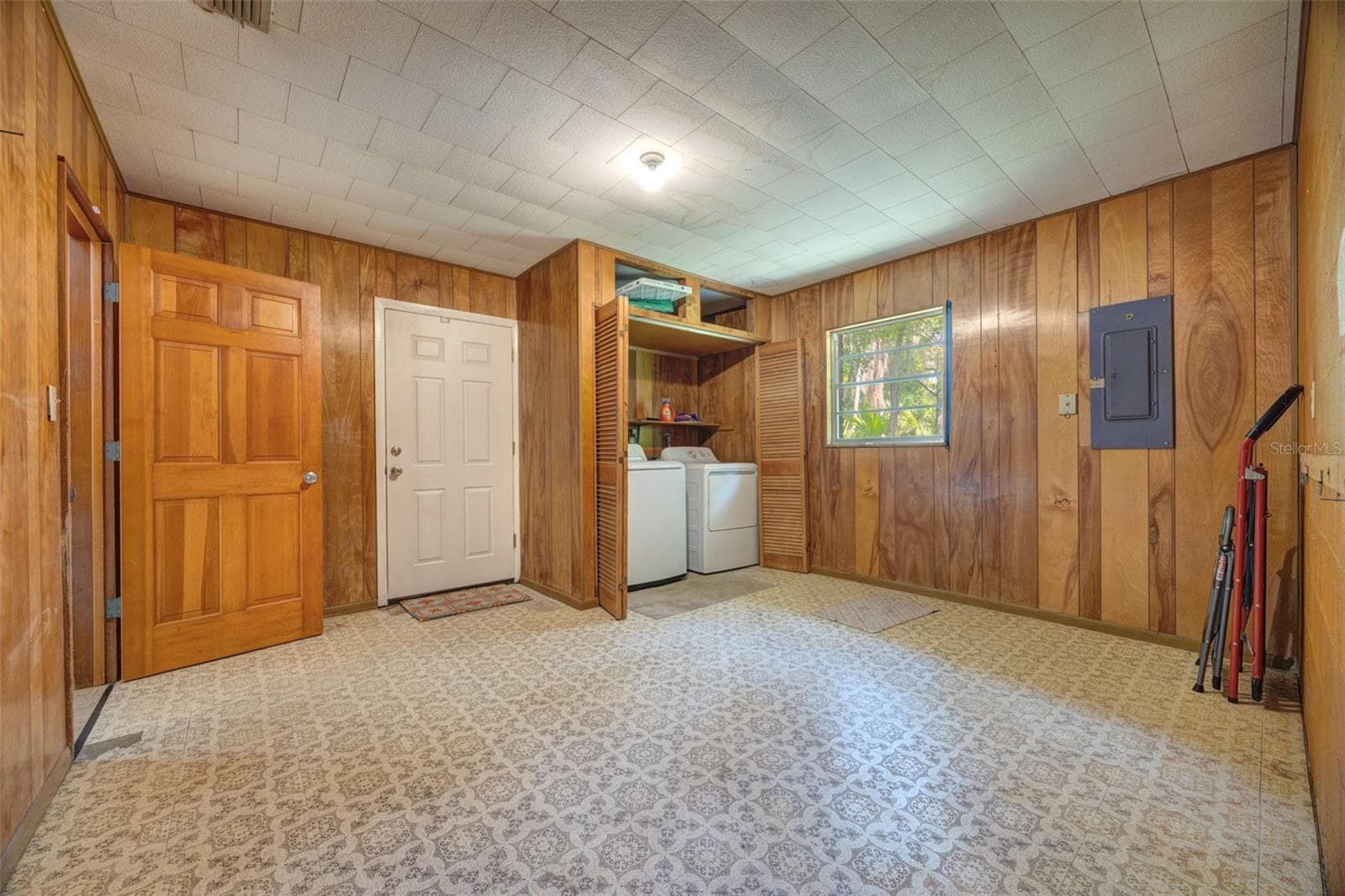 1790 CLARA AVE — photo 30 of 38