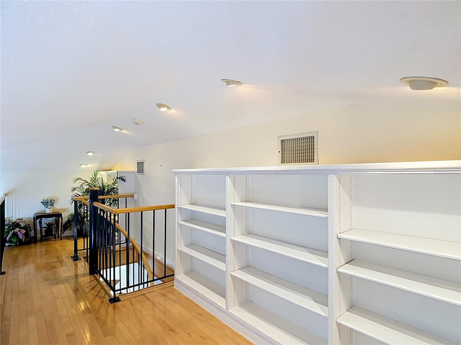 4146 DIAZ COURT — photo 26 of 100