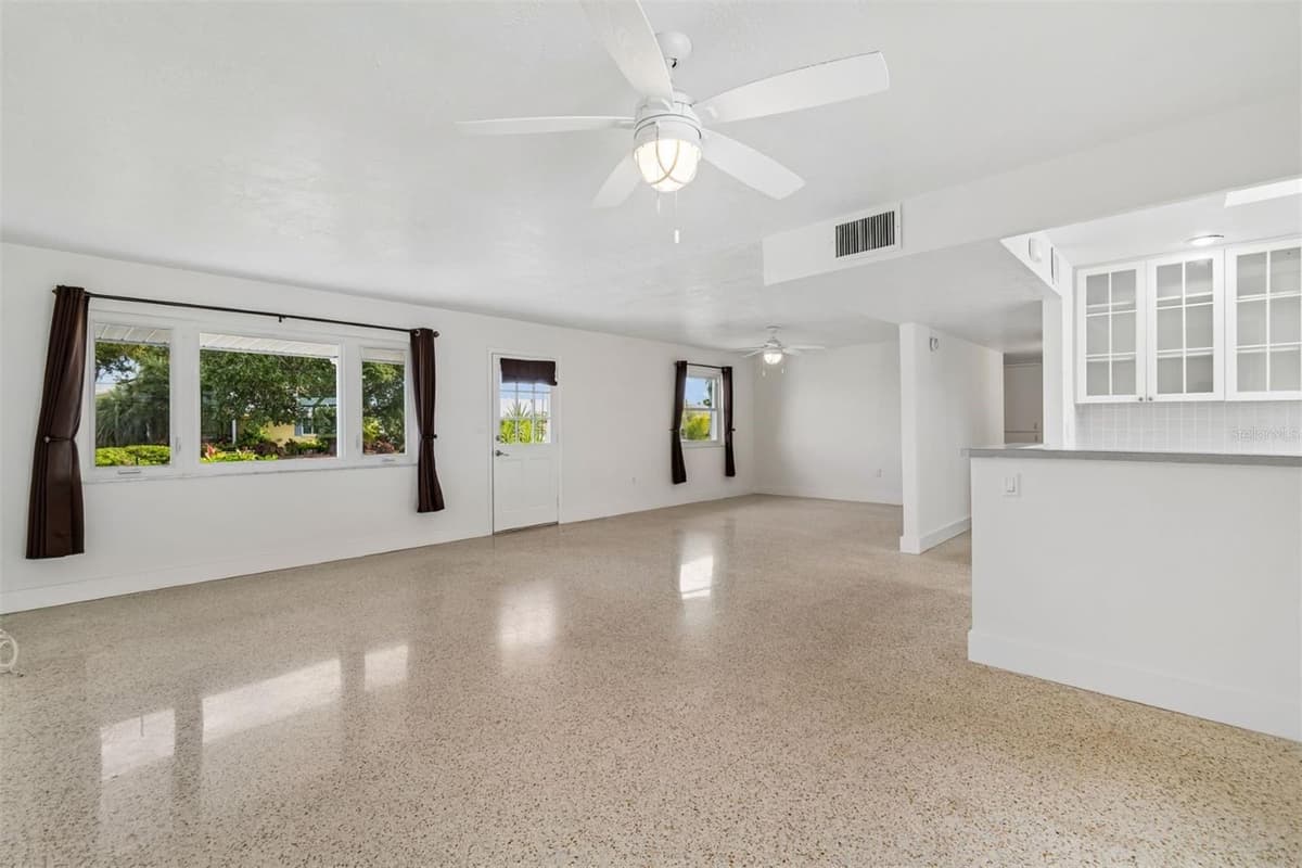 830 LA JOLLA AVENUE — photo 9 of 57