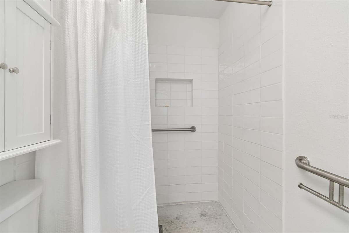 830 LA JOLLA AVENUE — photo 21 of 57