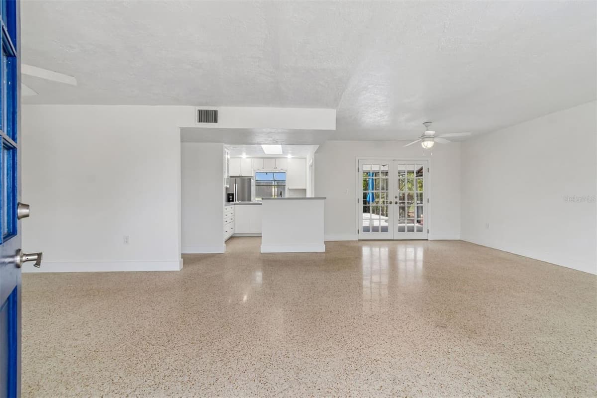 830 LA JOLLA AVENUE — photo 6 of 57