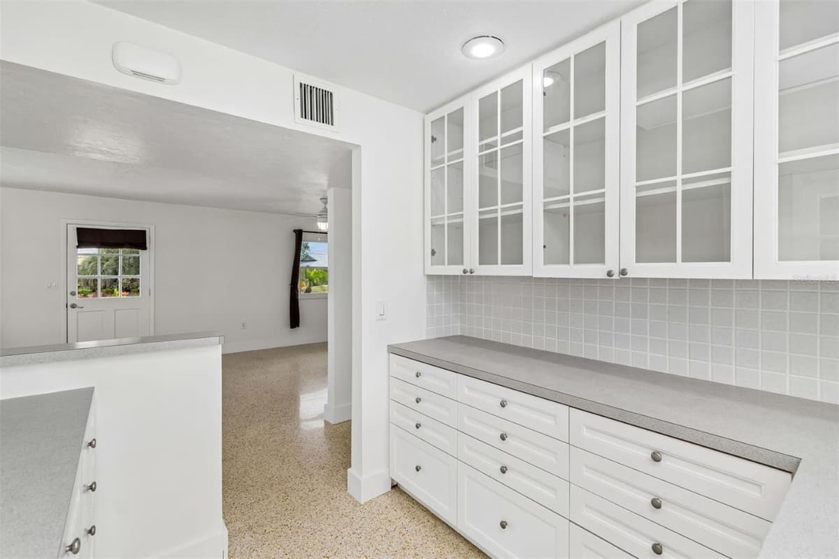 830 LA JOLLA AVENUE — photo 12 of 57
