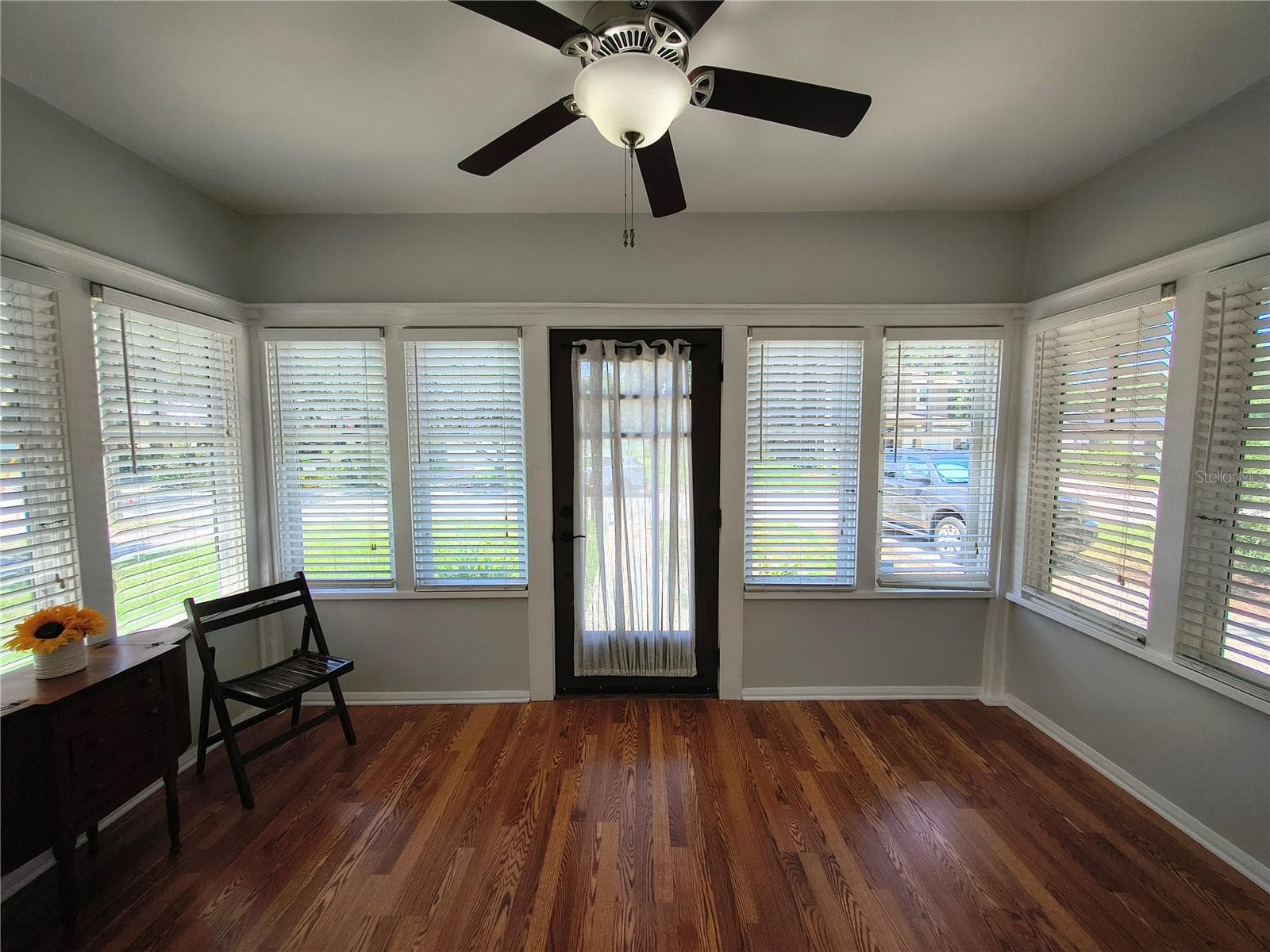 708 IDLEWILD AVENUE — photo 4 of 26