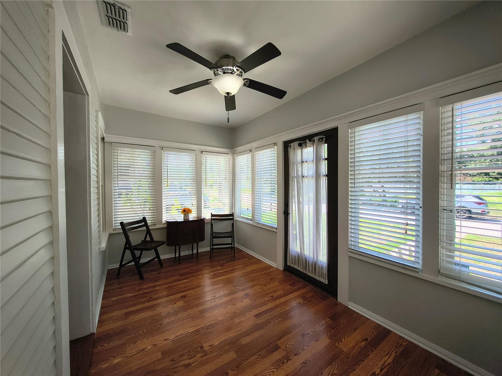 708 IDLEWILD AVENUE — photo 5 of 26