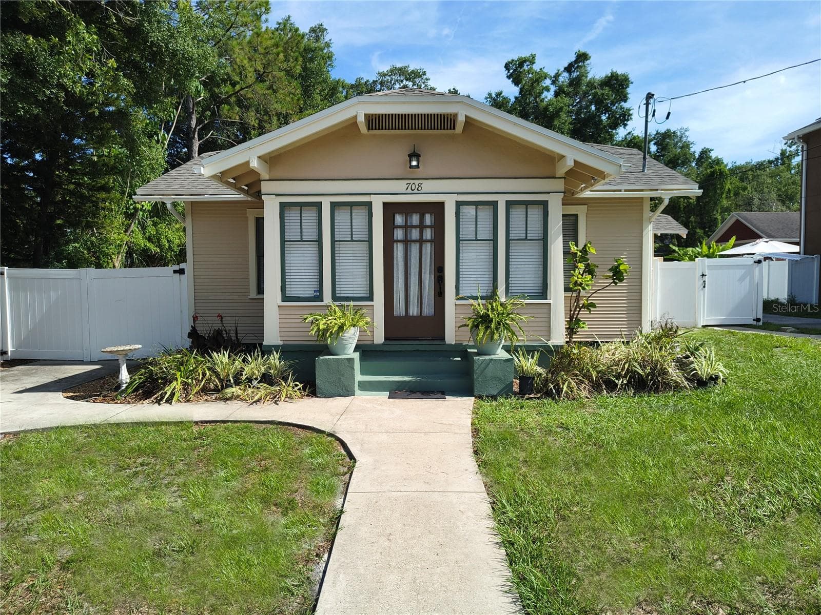 708 IDLEWILD AVENUE — photo 1 of 26