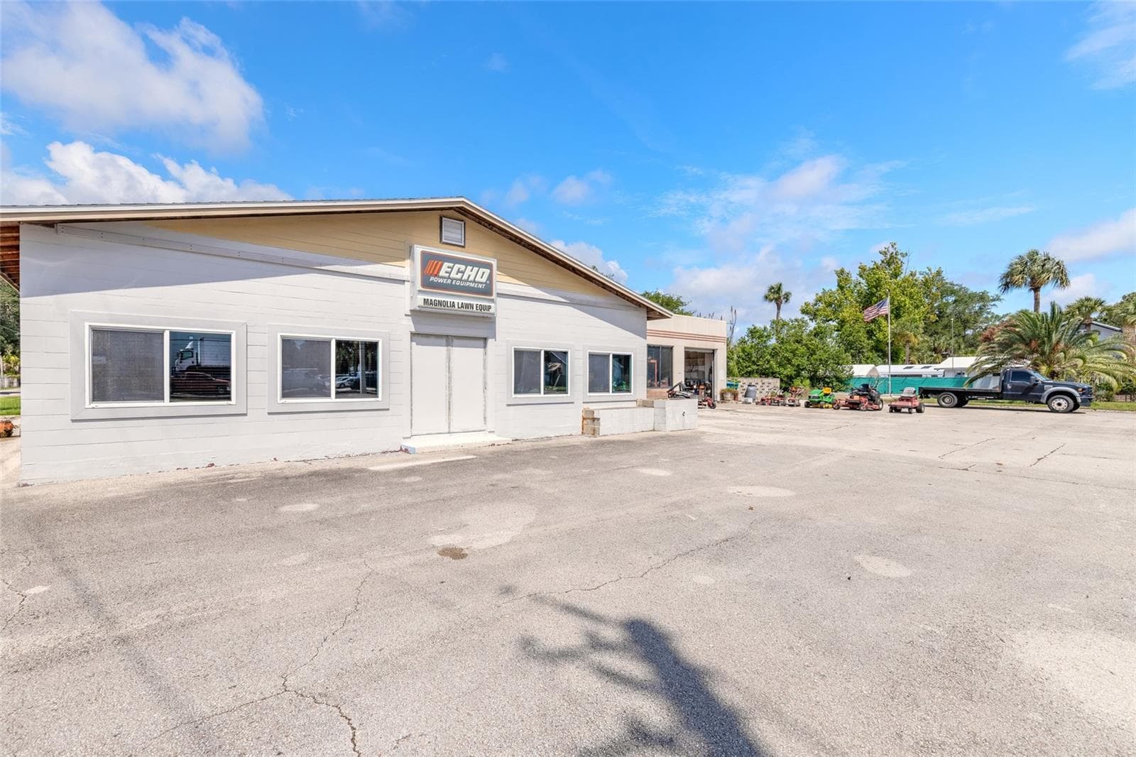 600 DIXIE FREEWAY — photo 4 of 32