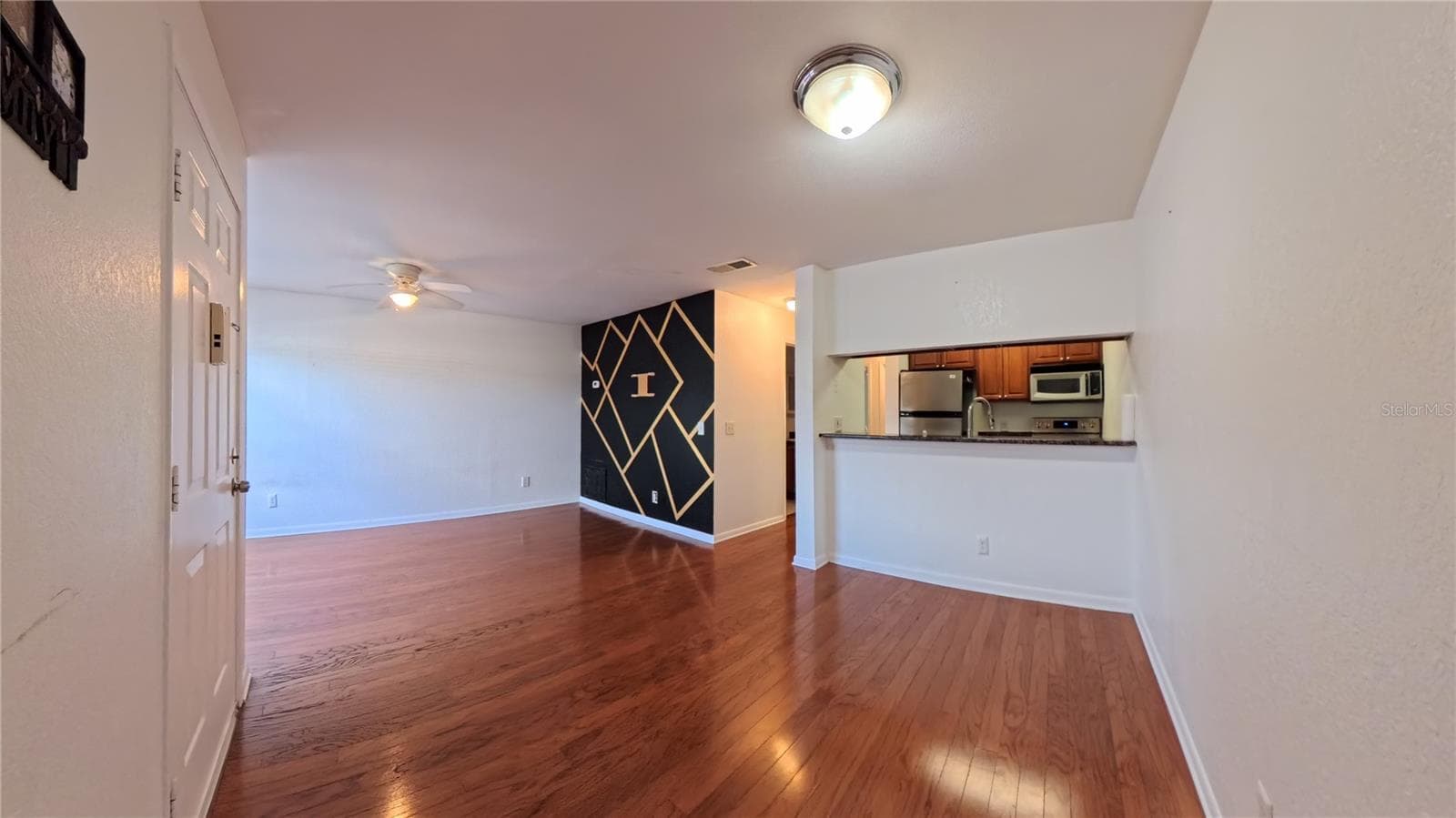 5440 MACDILL AVENUE — photo 5 of 24