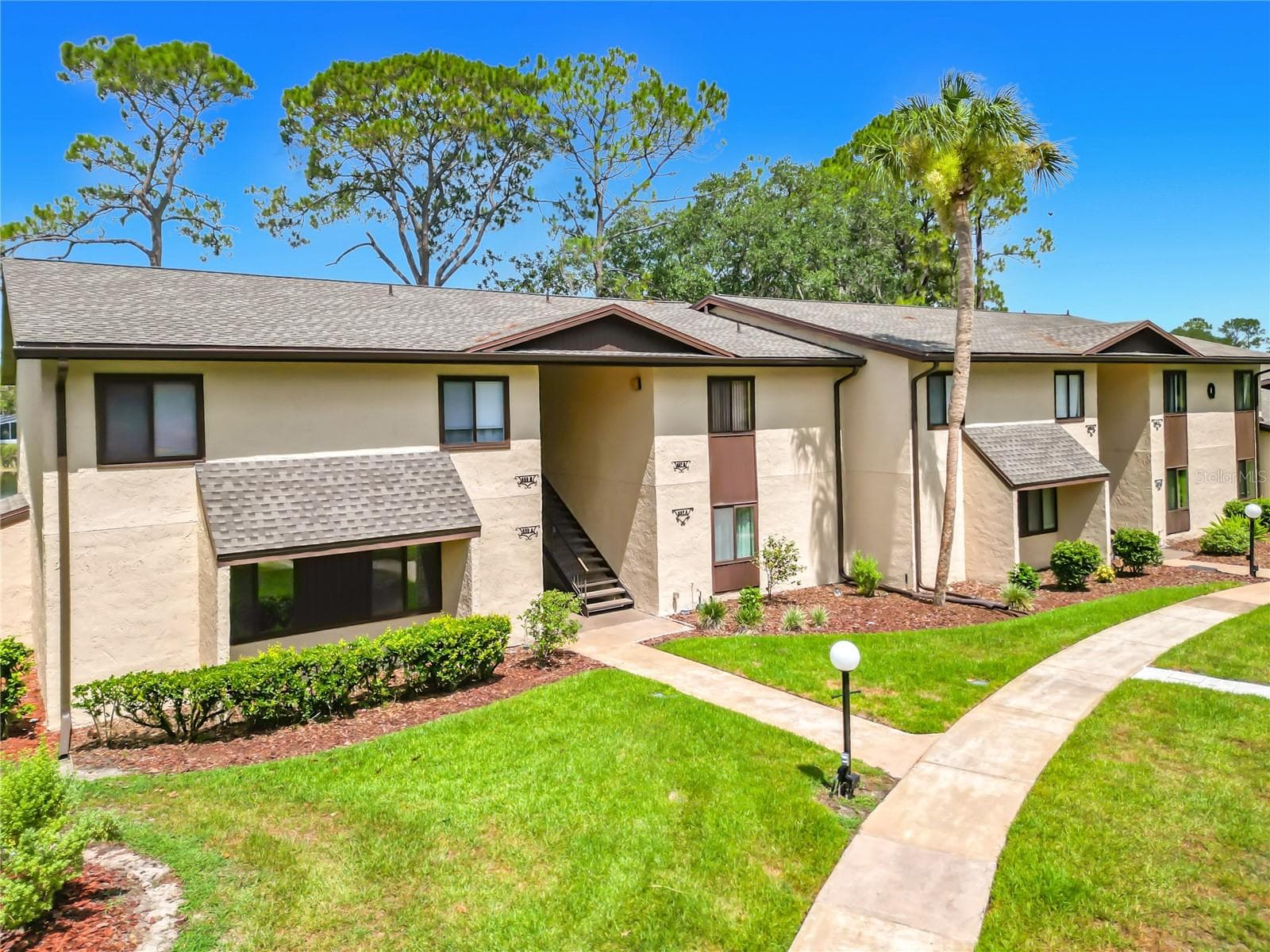 655 MIDWAY DRIVE — photo 4 of 54