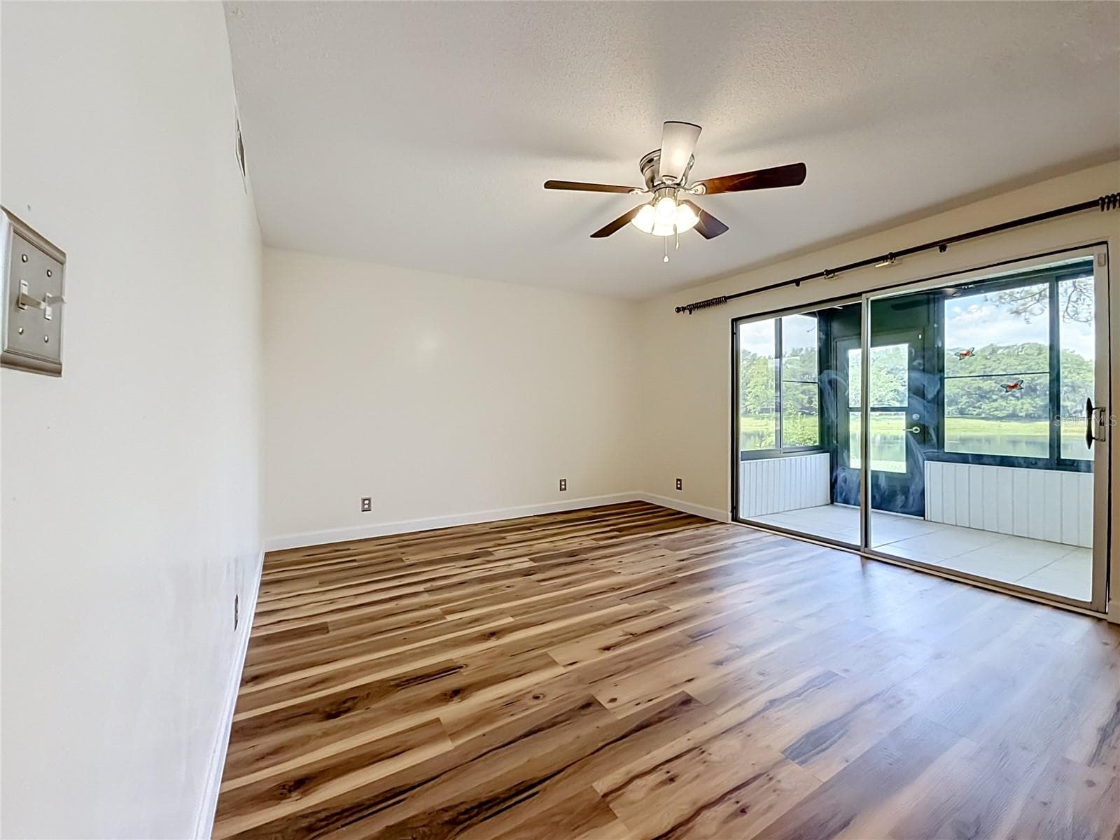 655 MIDWAY DRIVE — photo 12 of 54
