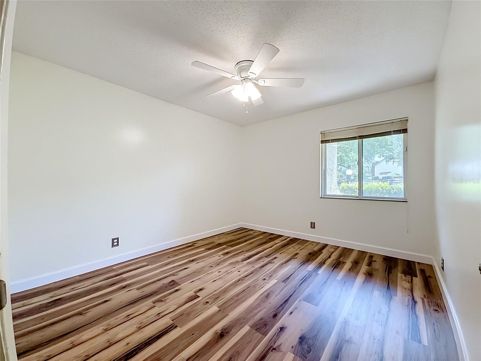 655 MIDWAY DRIVE — photo 20 of 54
