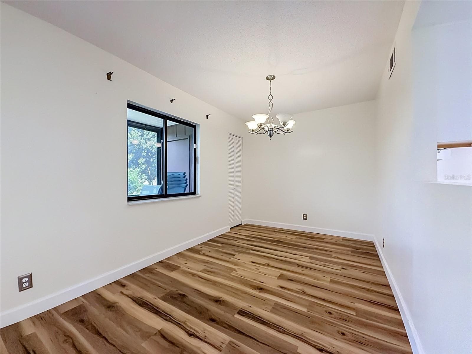 655 MIDWAY DRIVE — photo 22 of 54
