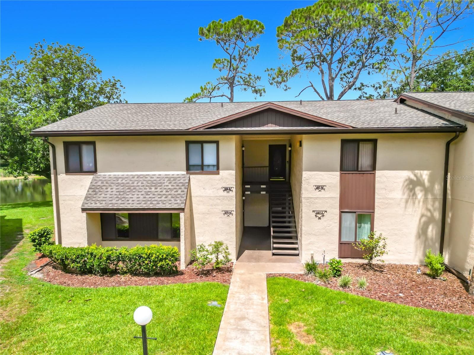 655 MIDWAY DRIVE — photo 6 of 54