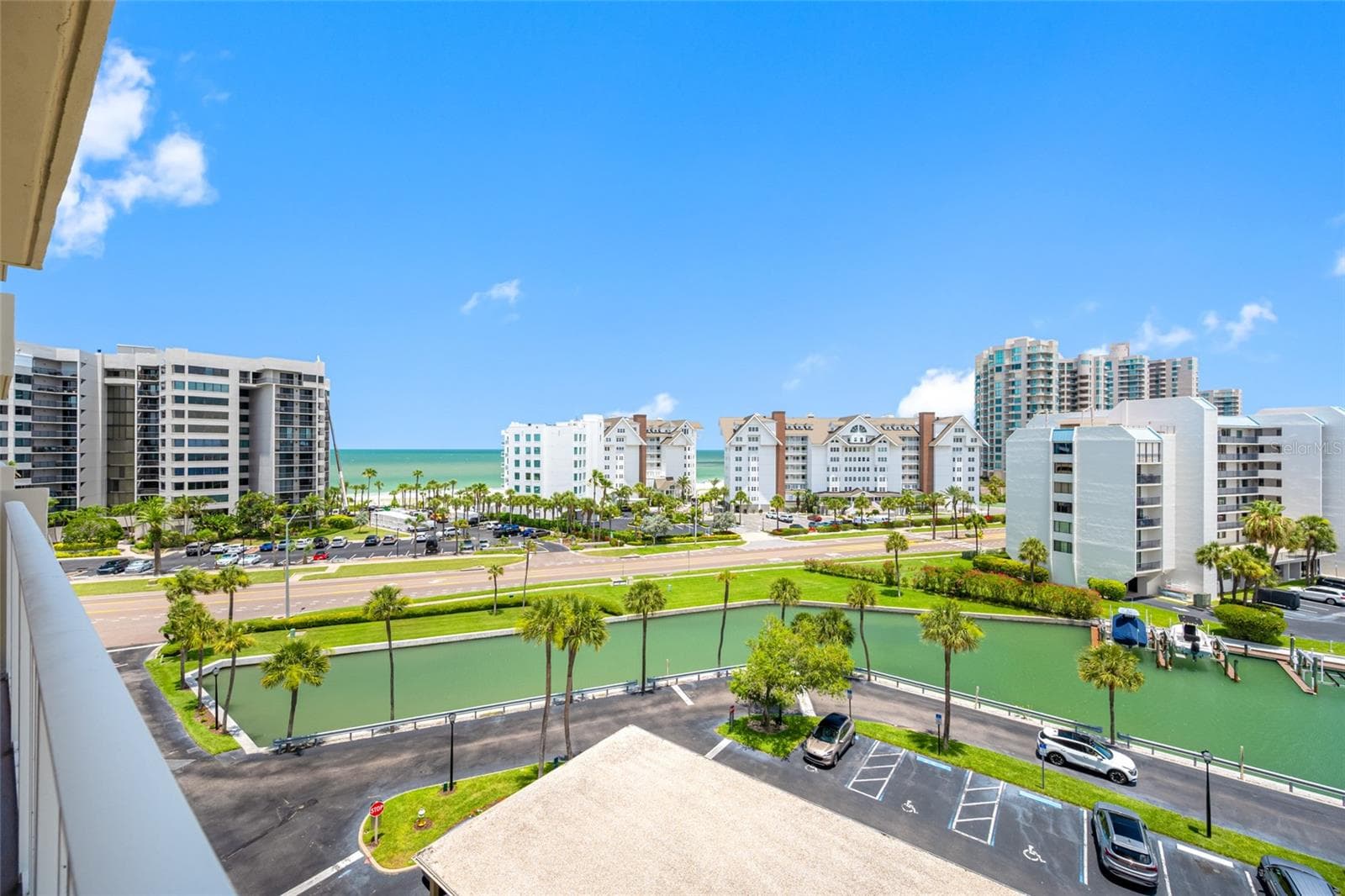 1621 GULF BOULEVARD — photo 42 of 97