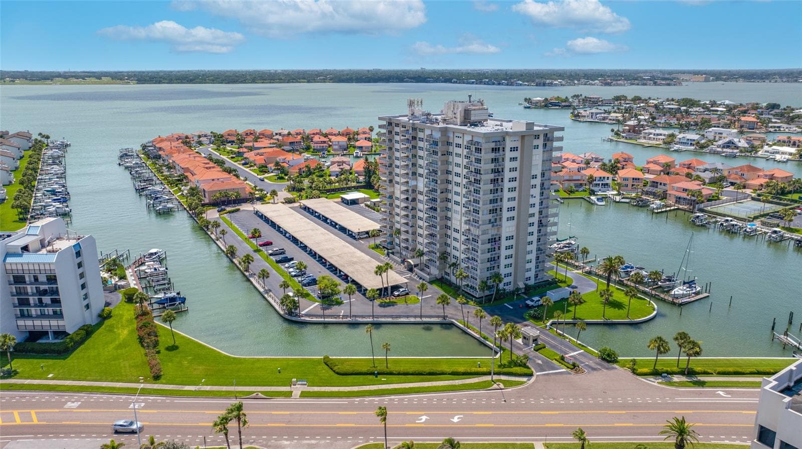 1621 GULF BOULEVARD — photo 80 of 97