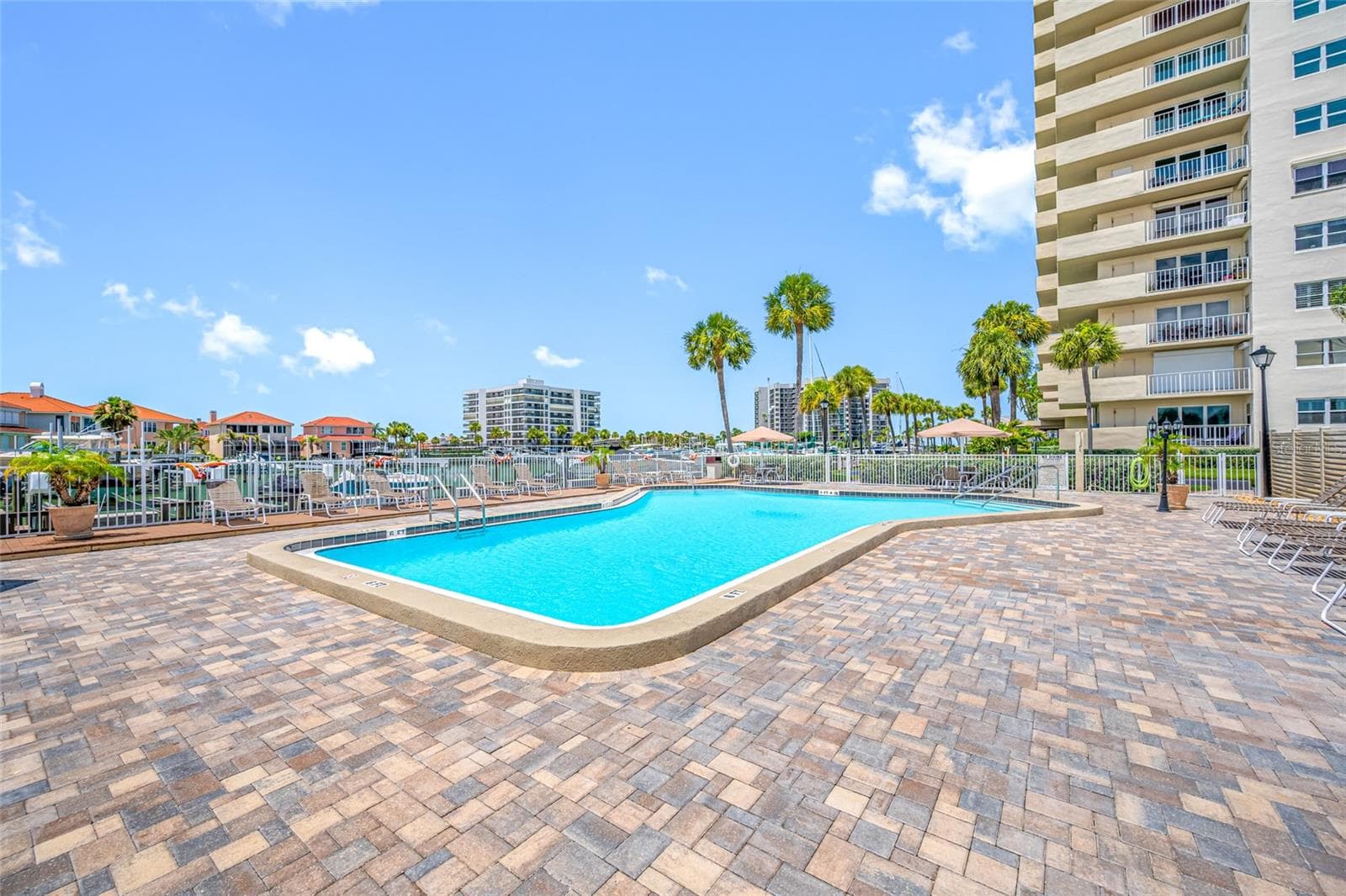 1621 GULF BOULEVARD — photo 54 of 97