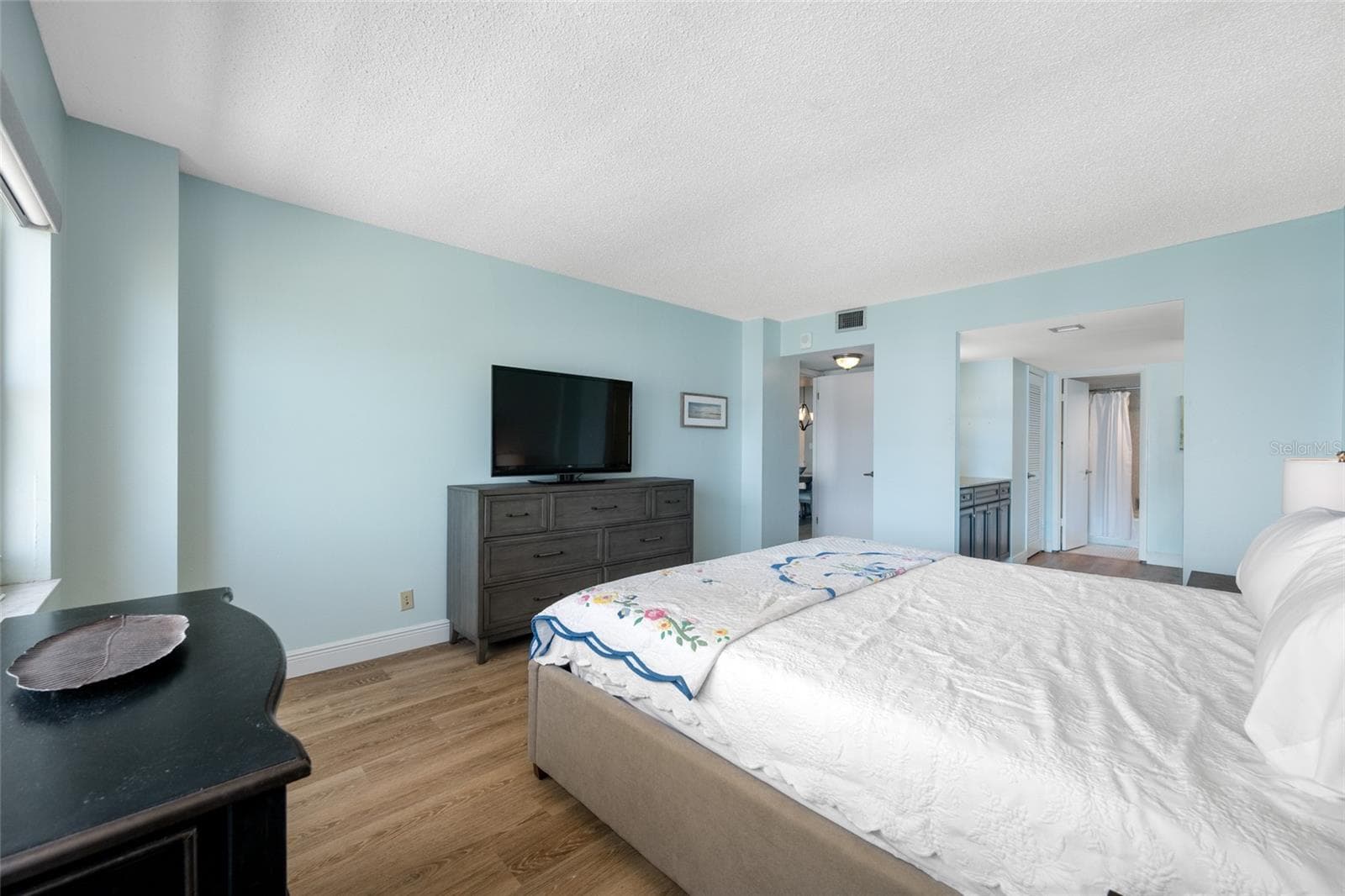 1621 GULF BOULEVARD — photo 26 of 97