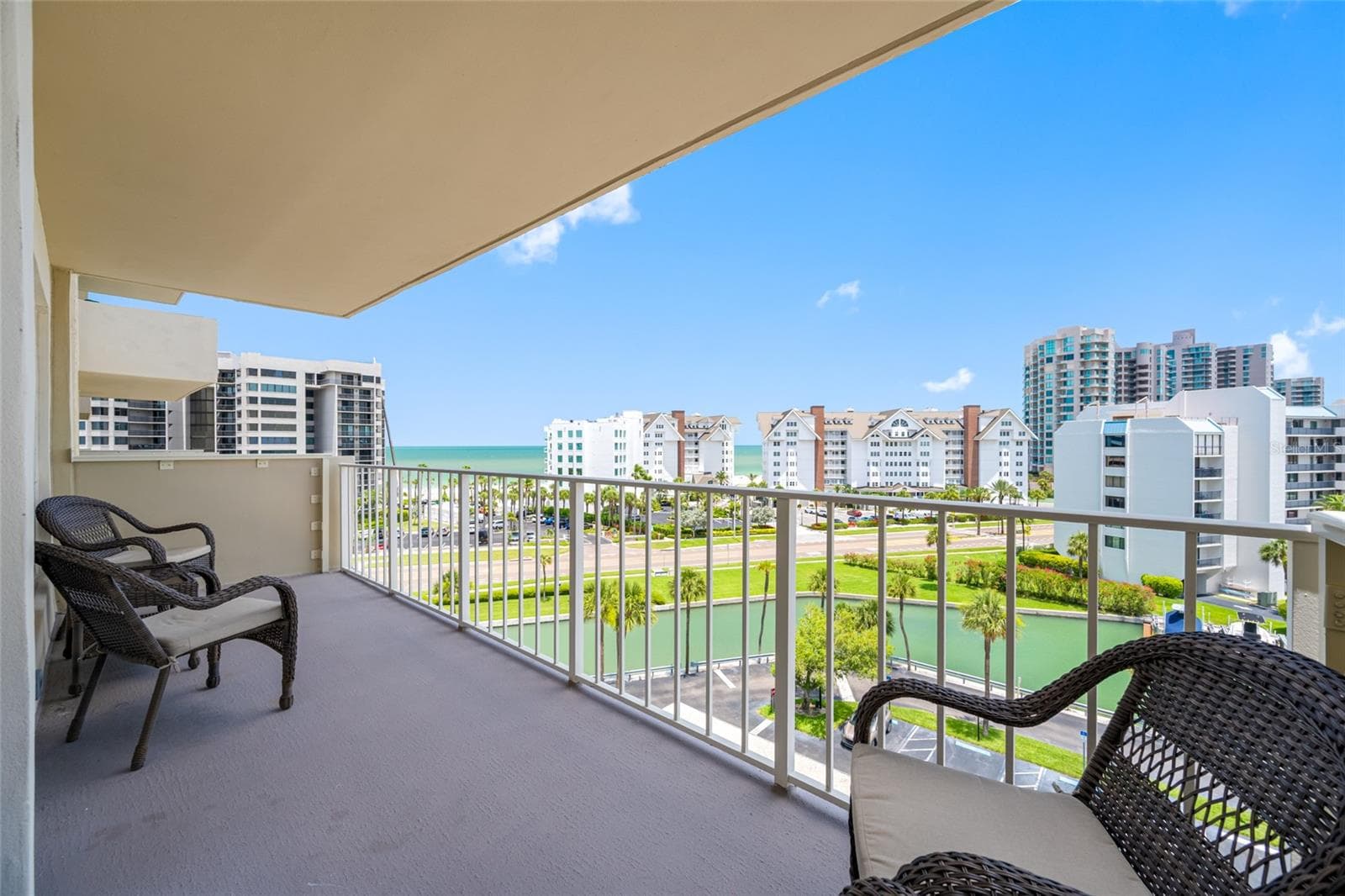 1621 GULF BOULEVARD — photo 43 of 97