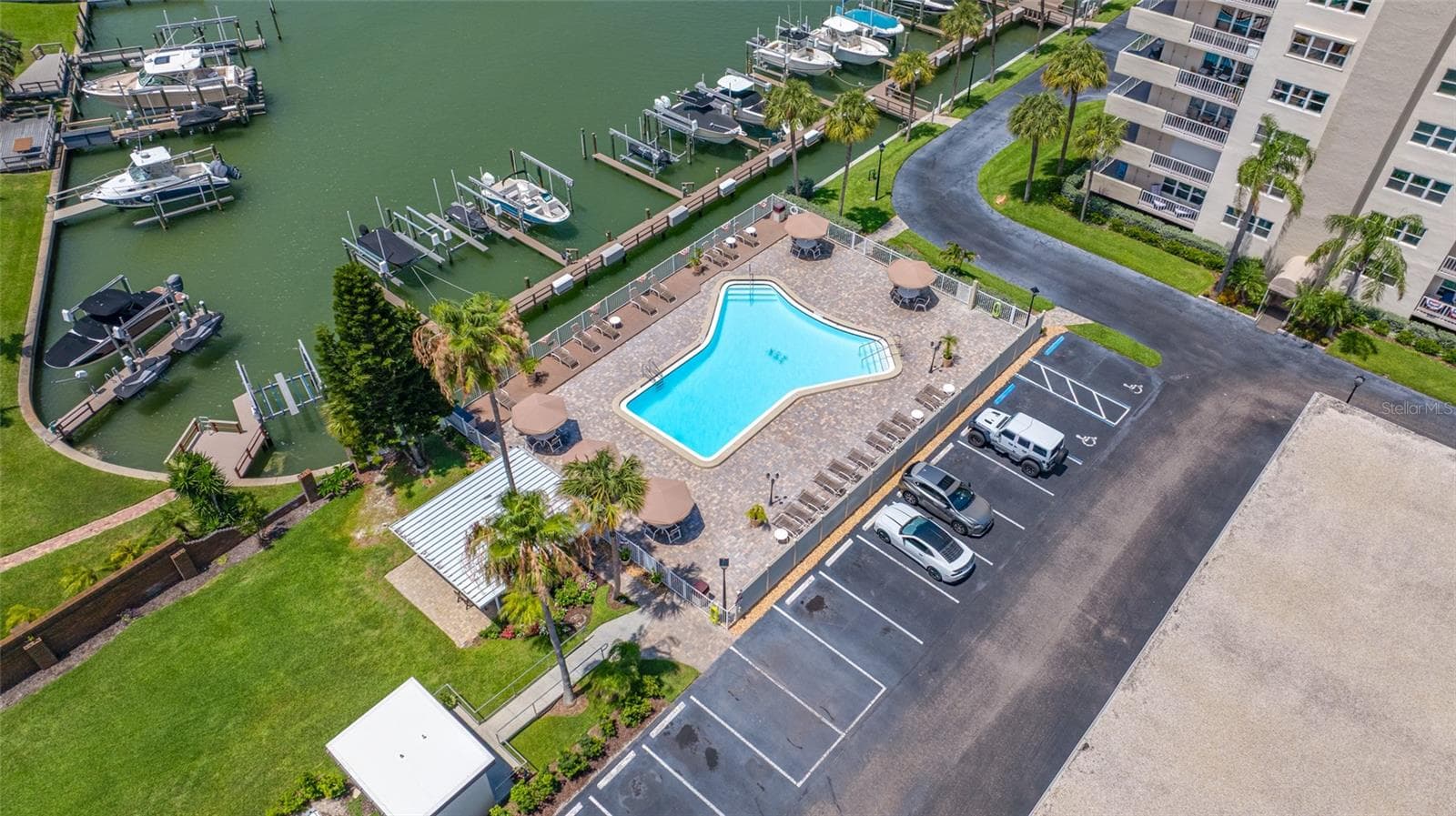1621 GULF BOULEVARD — photo 94 of 97