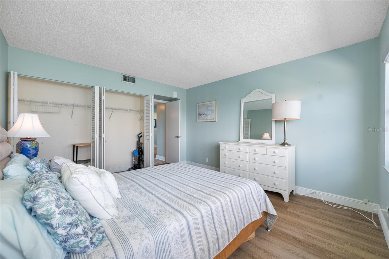 1621 GULF BOULEVARD — photo 39 of 97
