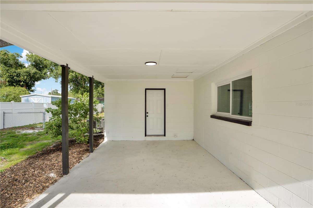 220 RIVERSIDE DRIVE — photo 23 of 24