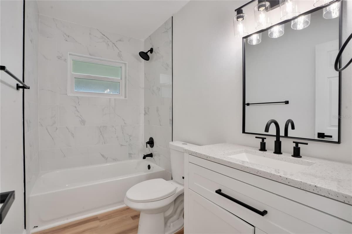 220 RIVERSIDE DRIVE — photo 17 of 24