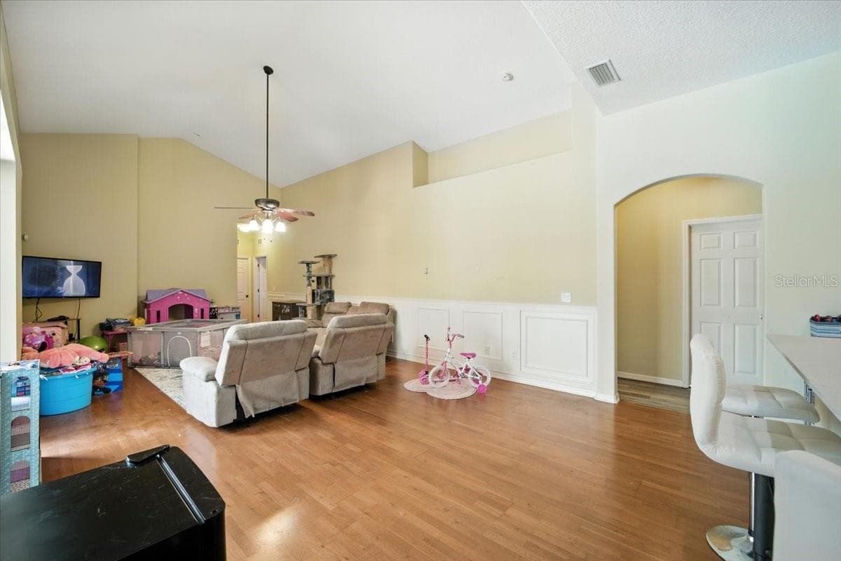 24 LAKESIDE PLACE — photo 17 of 44