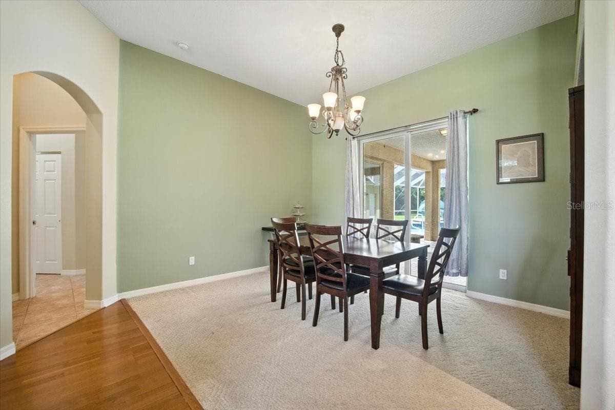 24 LAKESIDE PLACE — photo 9 of 44