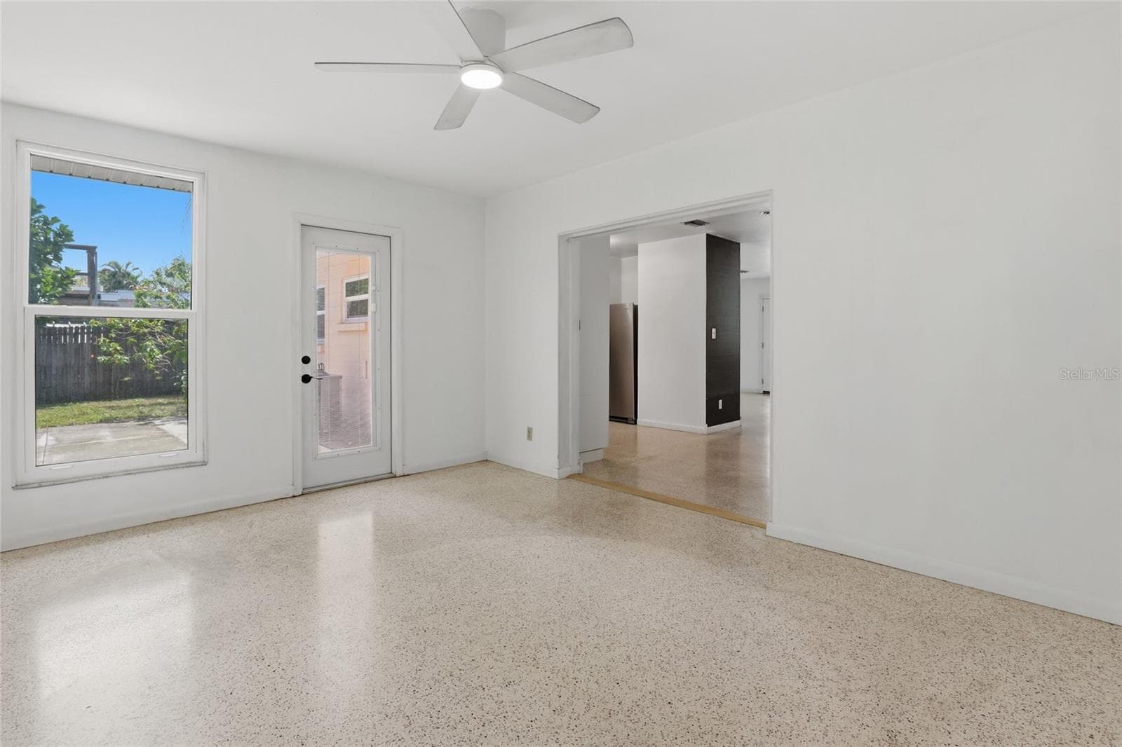 2627 DUEBY STREET — photo 14 of 90