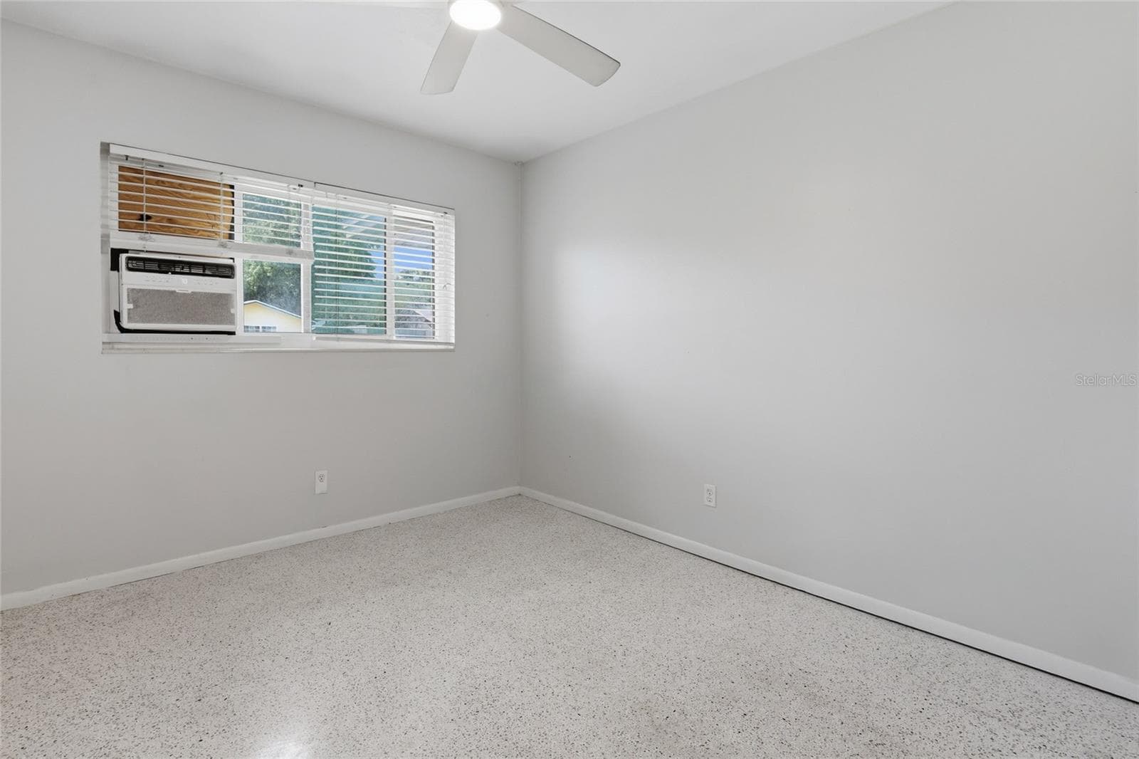 2627 DUEBY STREET — photo 25 of 90