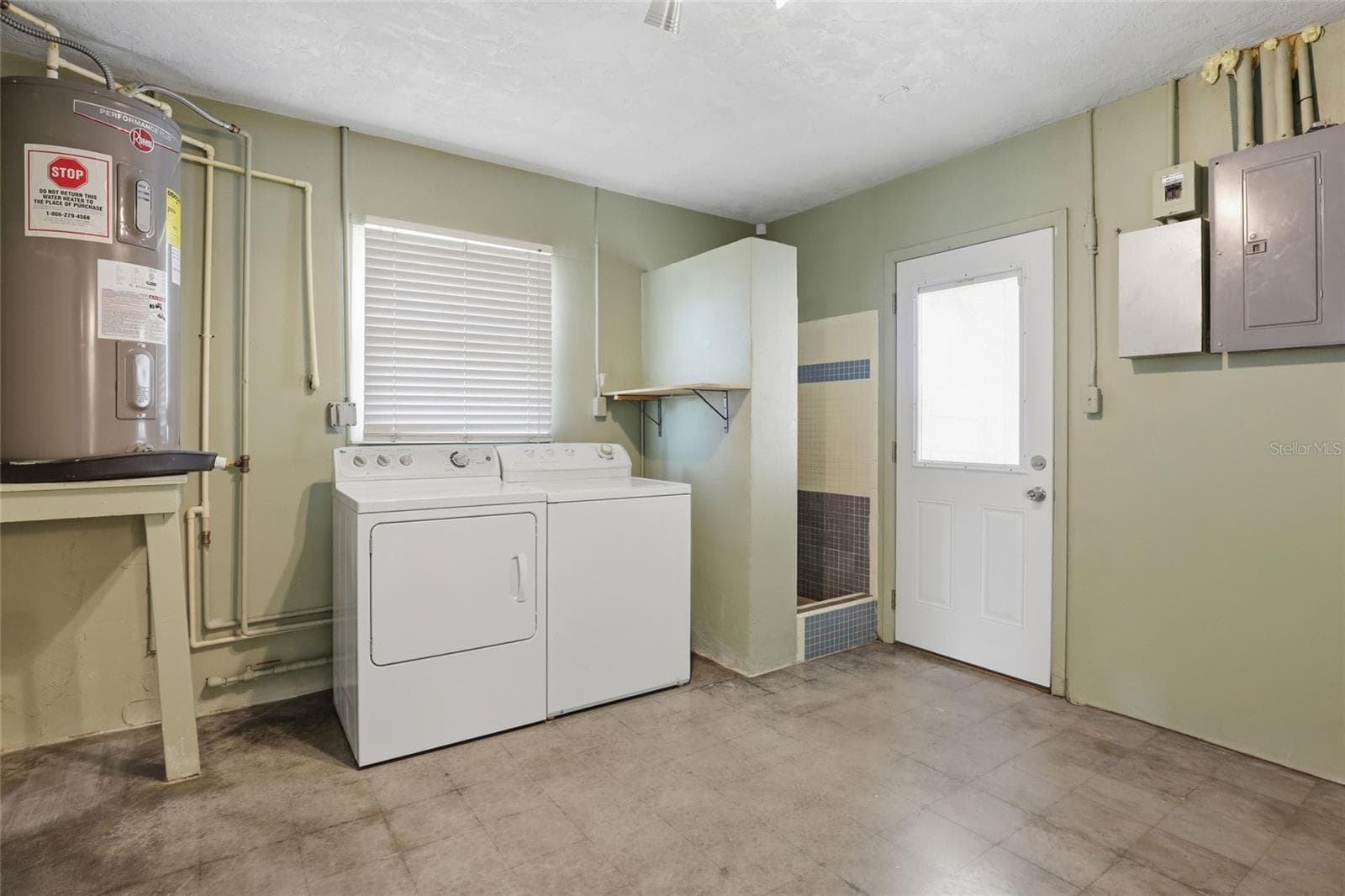 2627 DUEBY STREET — photo 32 of 90