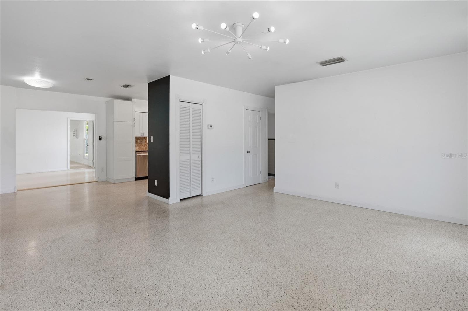 2627 DUEBY STREET — photo 7 of 90