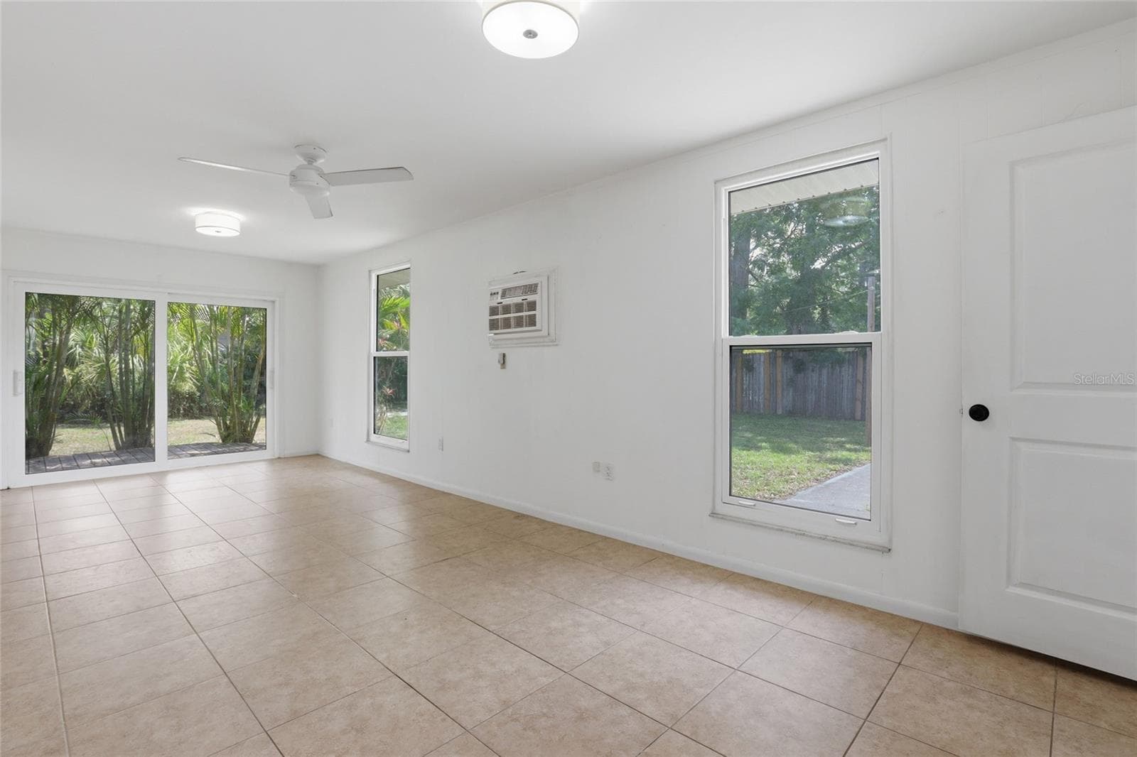 2627 DUEBY STREET — photo 17 of 90