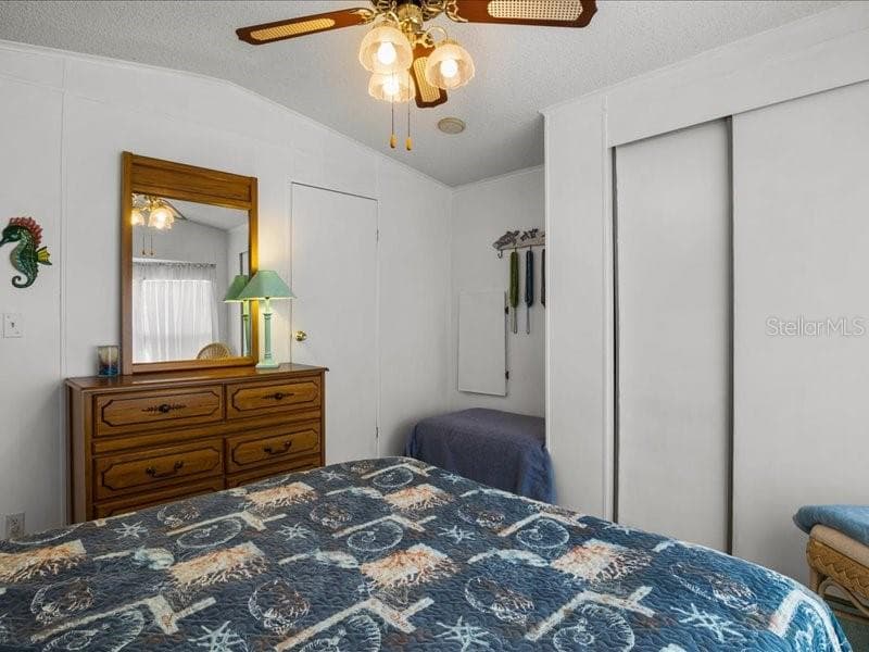 111 CHERRYWOOD DRIVE — photo 16 of 34