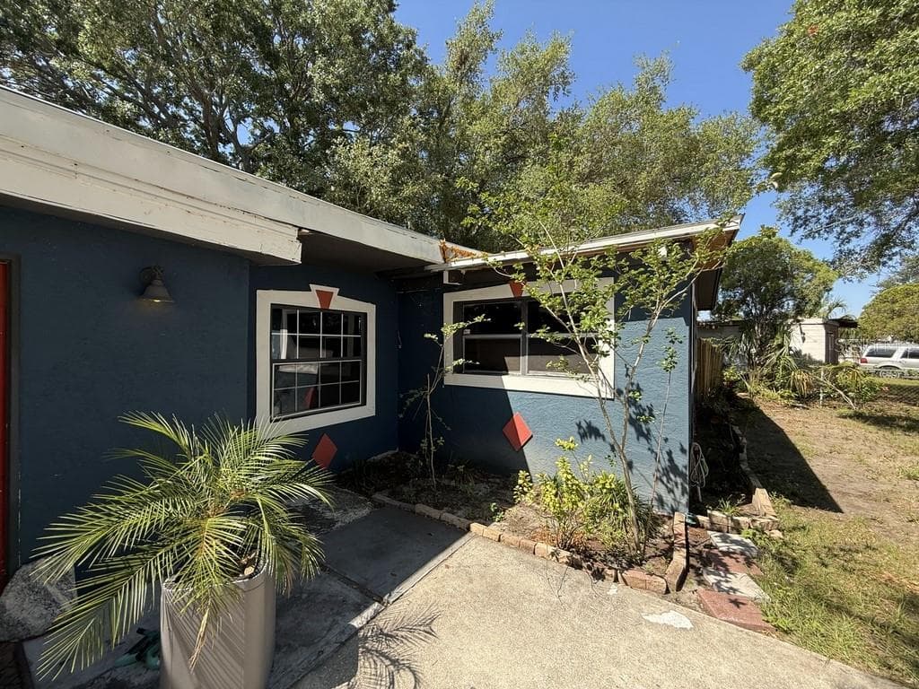 8507 LIBBY LANE — photo 9 of 100