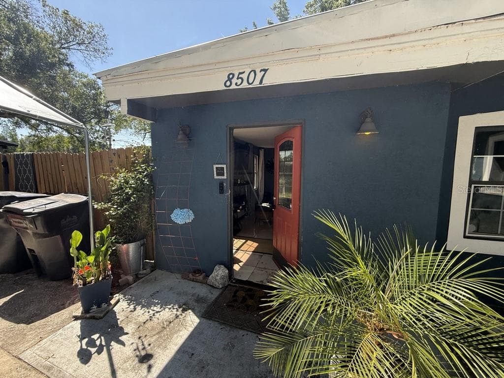 8507 LIBBY LANE — photo 11 of 100