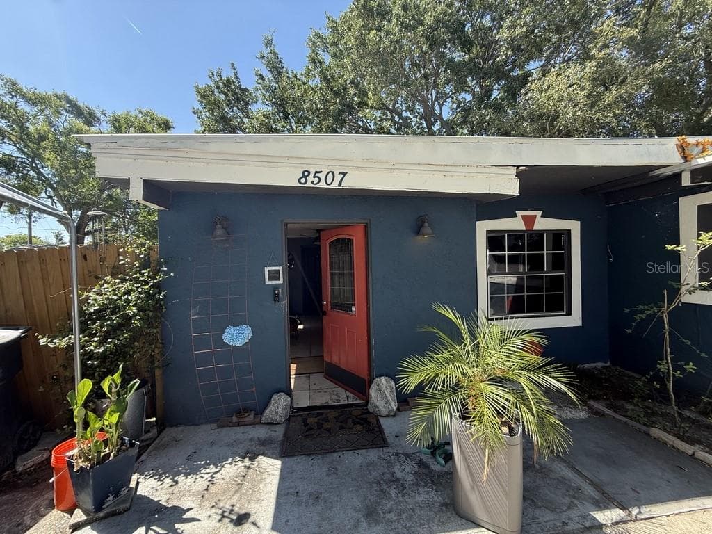 8507 LIBBY LANE — photo 7 of 100
