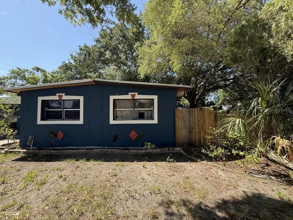 8507 LIBBY LANE — photo 3 of 100